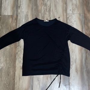 SERAPHIC Women’s Side Ruched Top. Size: L